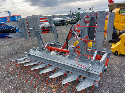 Herse-ébouseuse à prairie