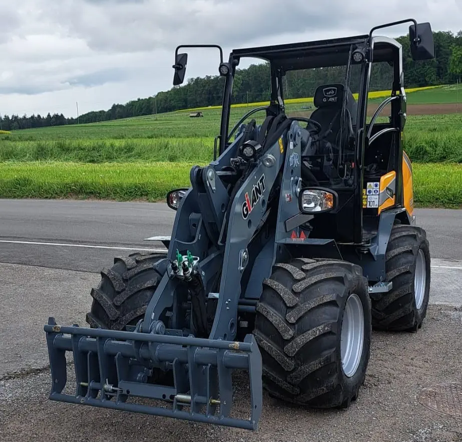 94c40d40-fc35-4aba-b62b-4d95076f32e2-3. leiser-ag-giant-g3500-z.jpg