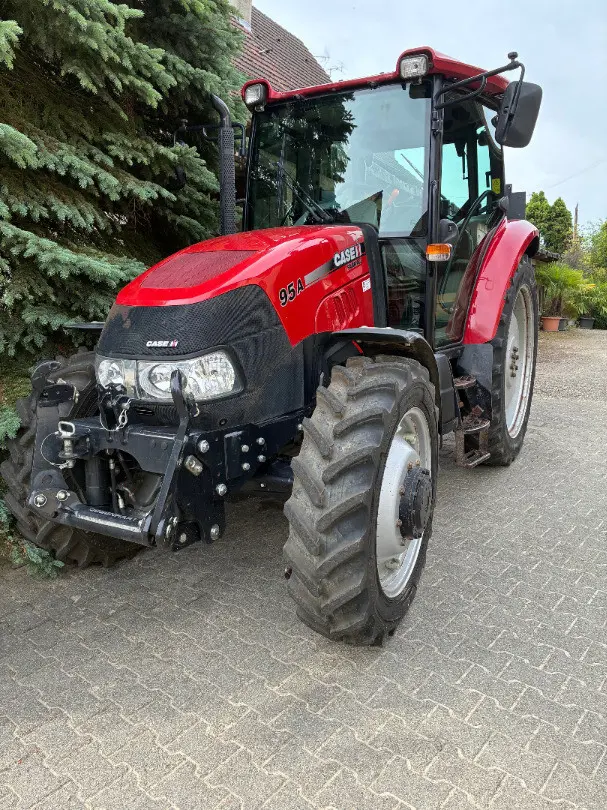 c6abbb44-9ceb-46de-8418-0cc236c8fb63-Farmall A 2.jpg