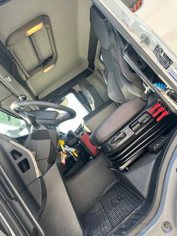 0f374283-2457-4fb0-a44d-f9636b4f9ea9-