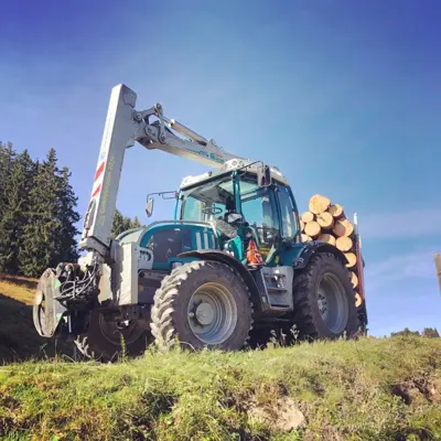 Forsttraktor  PM Trac 2385 4F mit Kran 9192