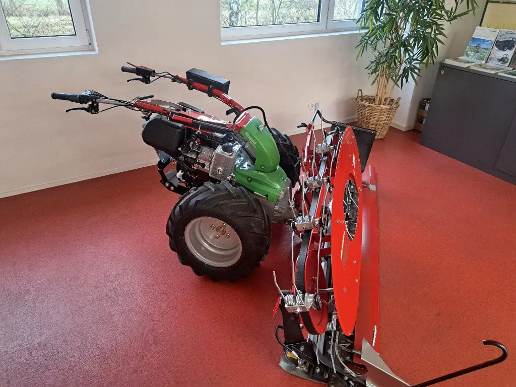 Motormäher Rapid Monta M161 mit Compact Eingraser