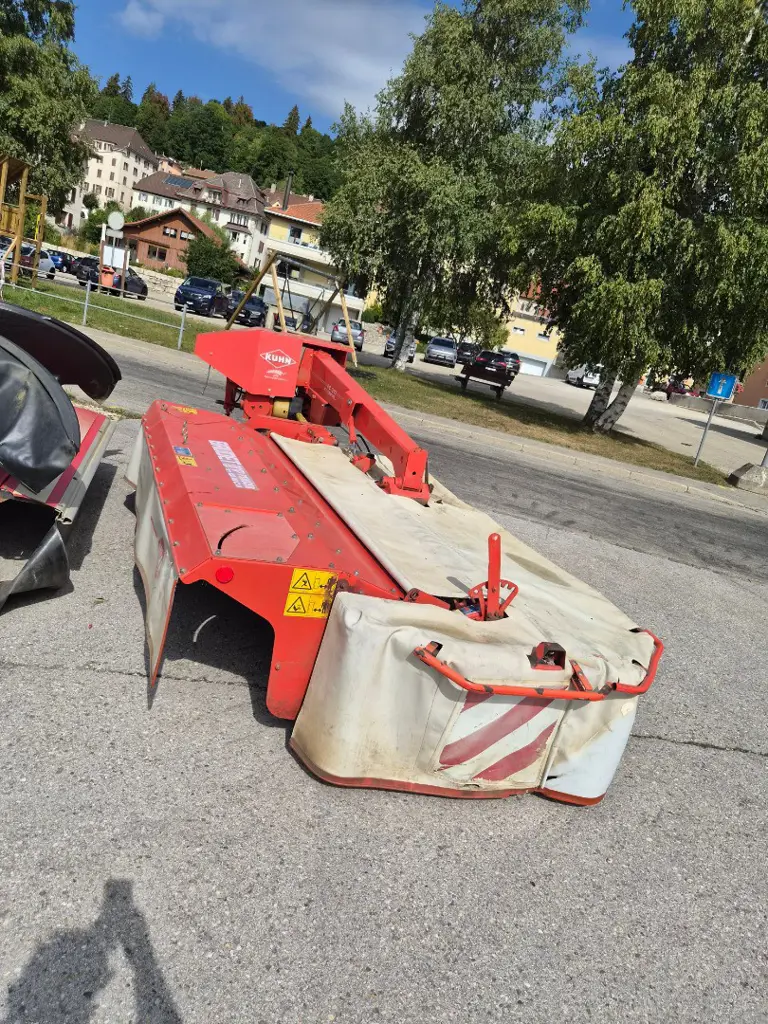 Faucheuse à disques Kuhn FC 313 avec éclateur