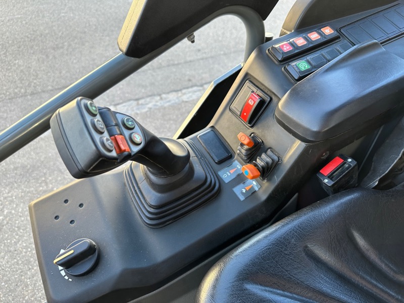 ad9e65b3-58d3-4a92-997a-02ceaa60535c-Weidemann 1390 Miete (5).JPG