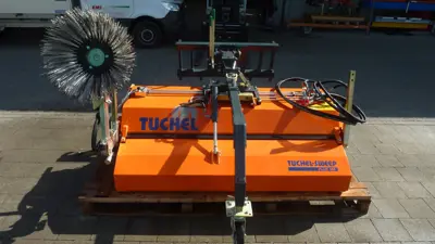 Kehrmaschine Tuchel Plus 590 - 180 VORFÜHRMASCHINE