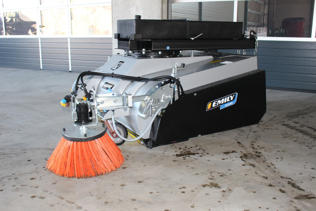 531d63b3-1ba4-45e0-bc14-c1dc3eae307e-Leader_clean_1.3 (11).jpg