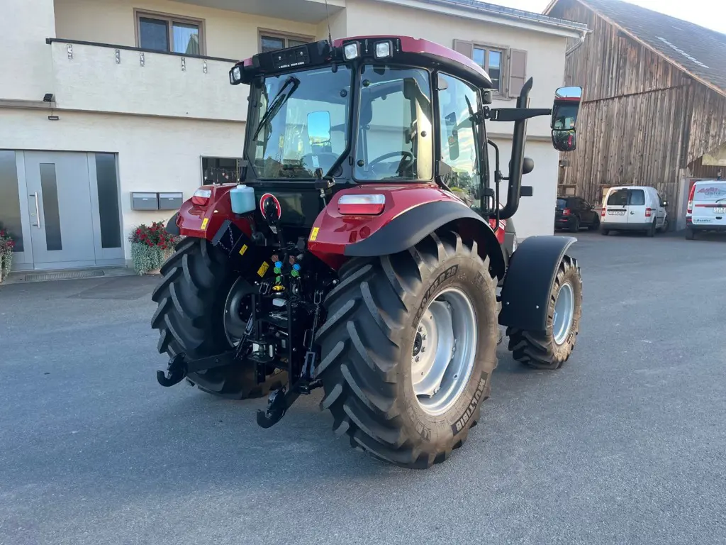 6e61d797-93be-4ca2-8cfb-8fee00121ccd-Farmall 75C 5.jpg