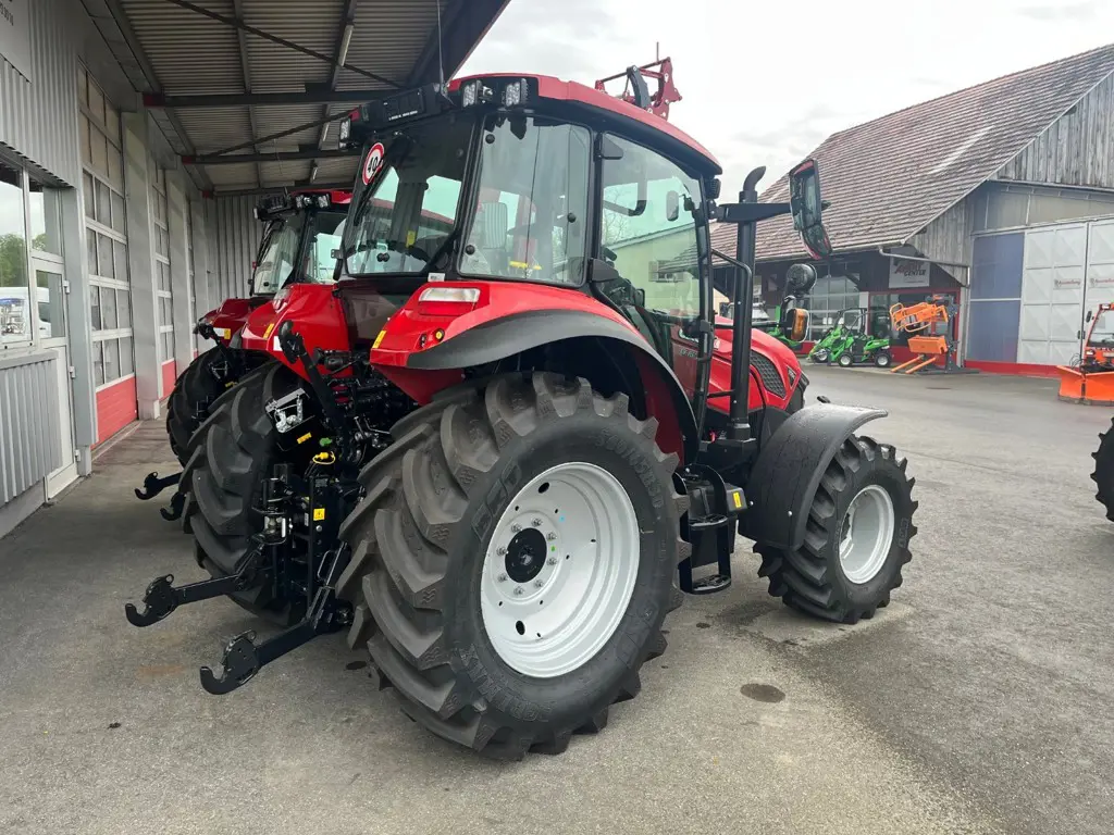 2896fd0d-a916-4237-960b-b2e3a44aeac9-Vorführ Farmall C 100 3.jpg