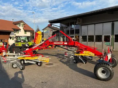 Pöttinger TOP 6820S Seitenschwader Kreiselschwader