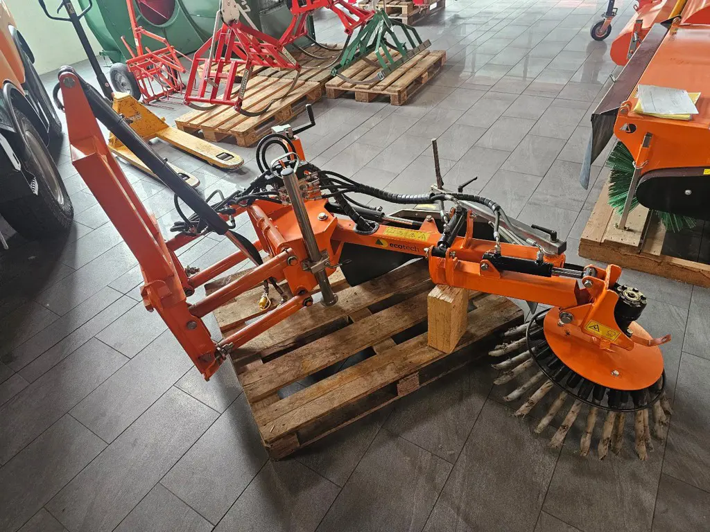 ECOTECH WKT 7/ Unkrautbürste m. Stahlseil Bürste / Vorführmaschine