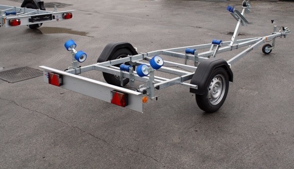 3a94290c-8e52-4c03-a571-0f7dceea1fb1-BA 750-R von hinten.jpg