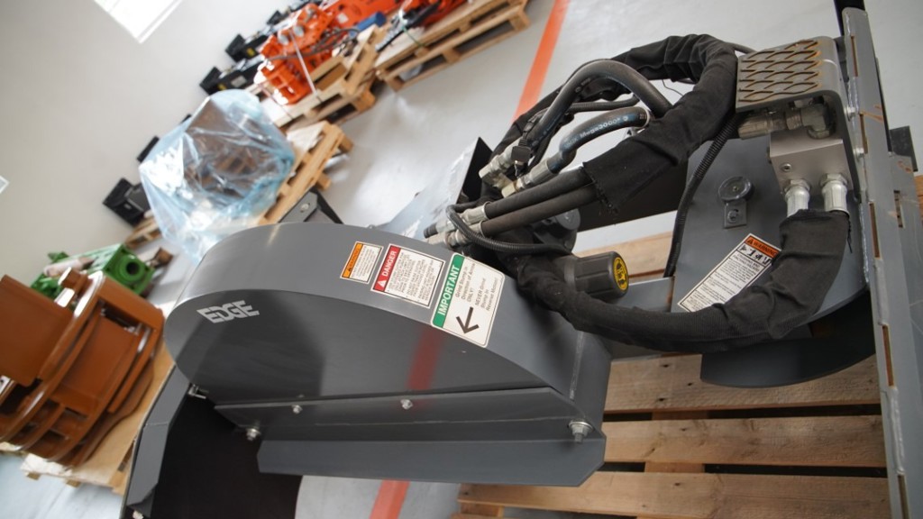 a57788cc-1fda-4a46-af92-eb5ebd3a59ef-Kompaktlader stubbenfräse.jpg