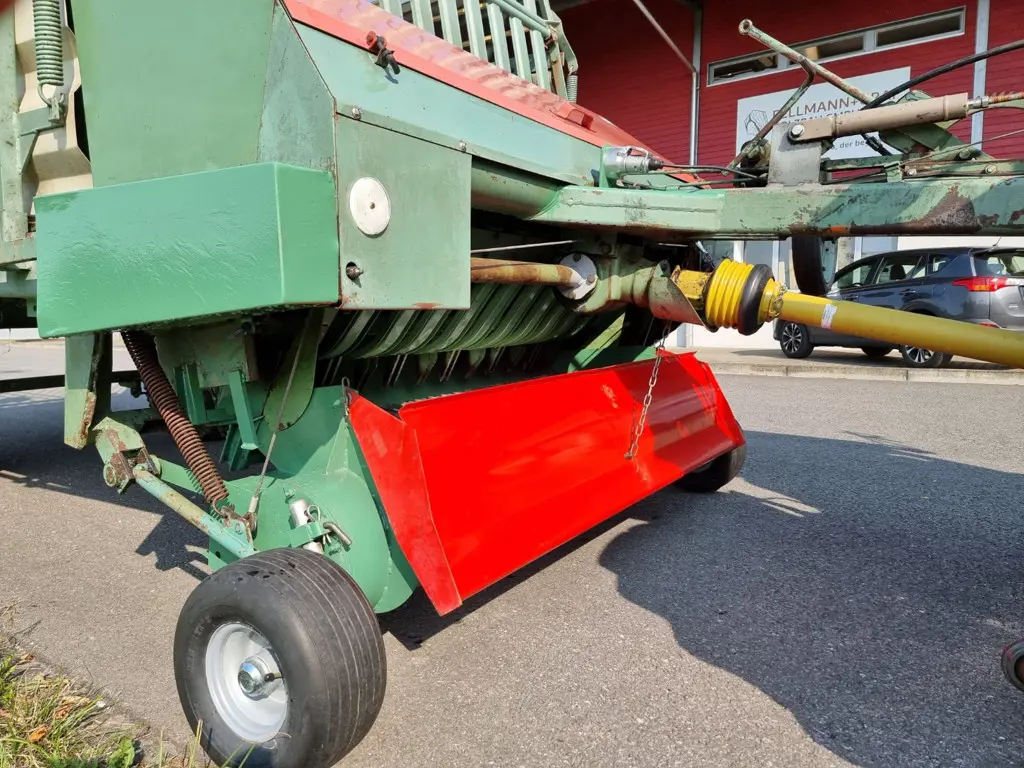 0b1be116-f6d3-480b-87c6-228feec4ebd1-Vorne Rechts F3.jpg