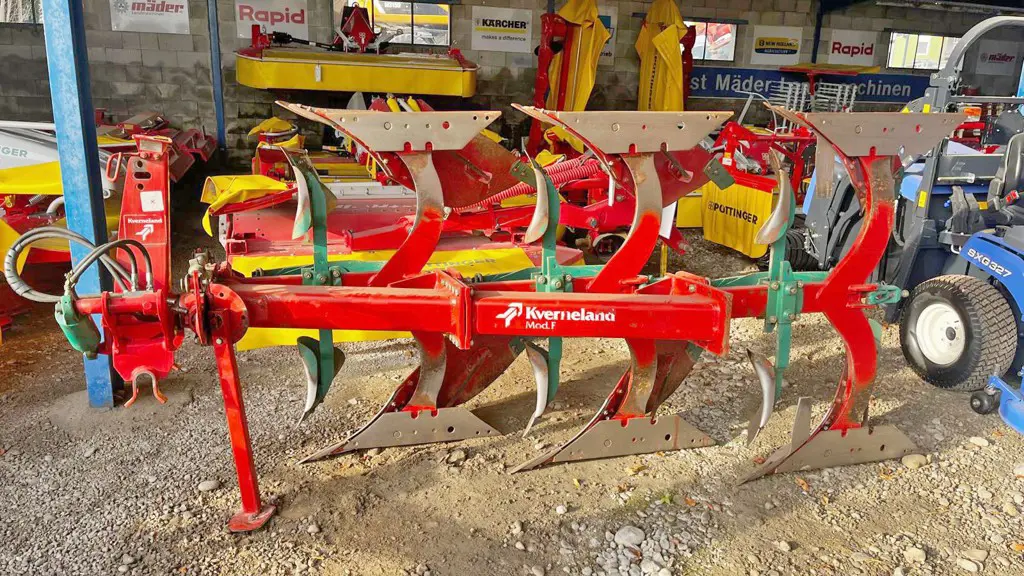 8e99ce02-1350-4844-b679-5f37f5662e59-35828-Kverneland-Pflug-Model-F-80-8-(1).jpg