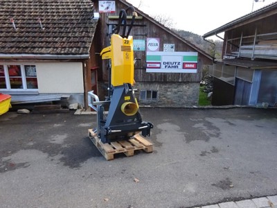 Holzspaltmaschine  uniforest CD23 mit Stammheber