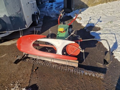 Motormäher Rapid Euro mit Bandeingrasung