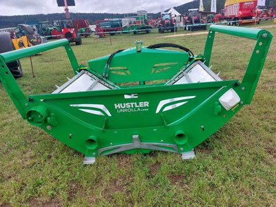 Dérouleuse à balles rondes Hustler