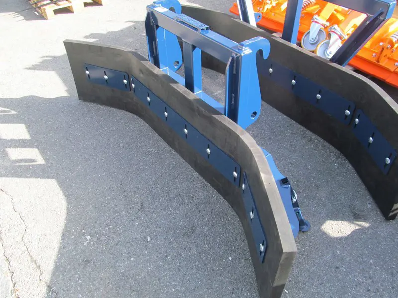 Gummischieber/Mistschieber/Stallschieber an Weidemann/Hoflader, Racleur/Rabots à lisier pour Weidema