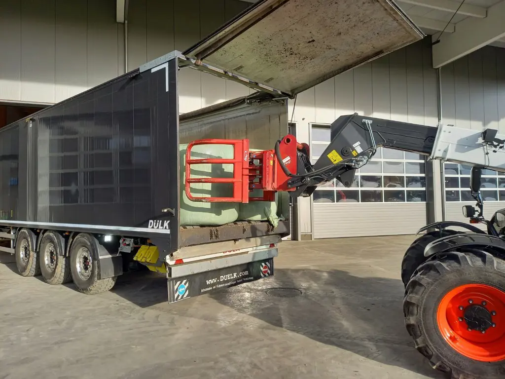 309f26ab-6eb1-41bd-805d-09dd4b66fe41-Agrar-Schubbodenanhänger Dülk 65 (2).jpg