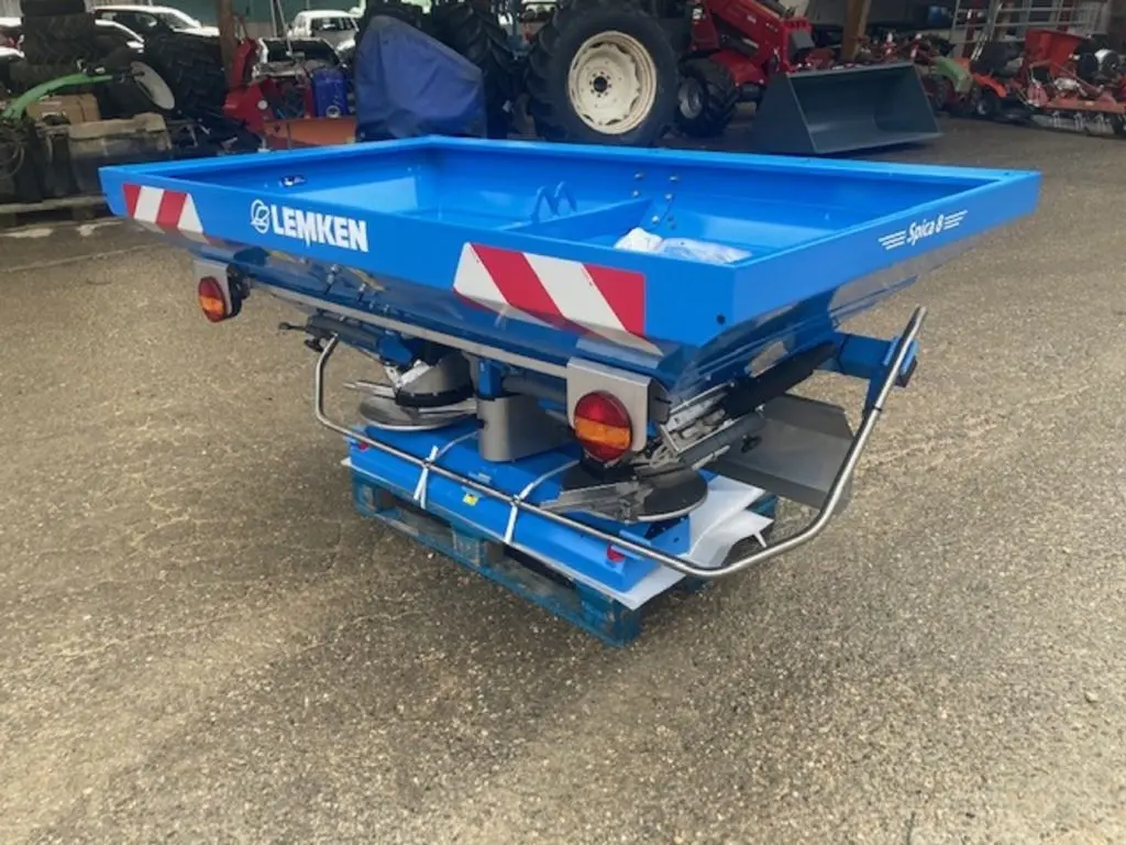 1ea65420-d006-43d4-ac91-575ce687b91a-Lemken-Spica 8-900 (2).jpg