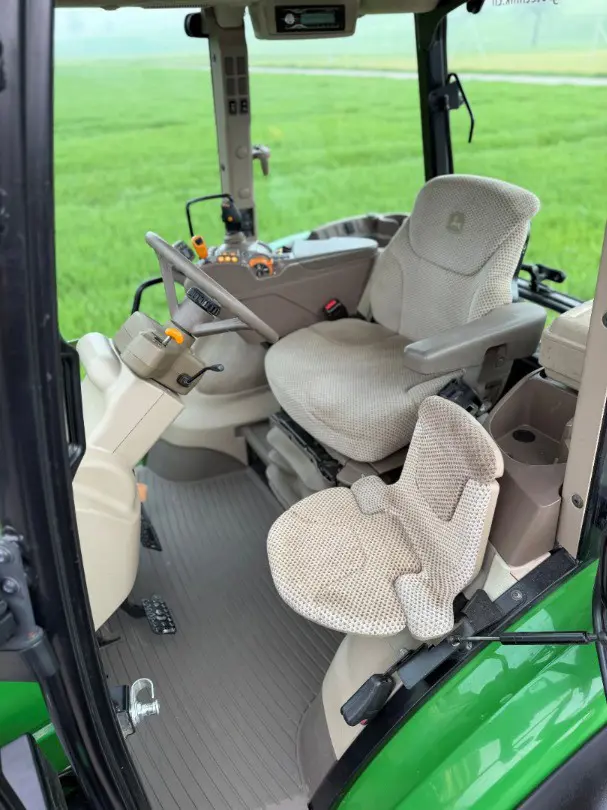 a8e489cc-7211-463d-8ad5-921b3879c5f2-John Deere 5125 R_6.jpg