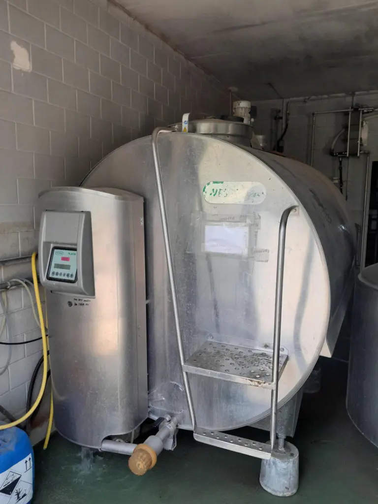 Milchtank kompakt mit Waschautomat