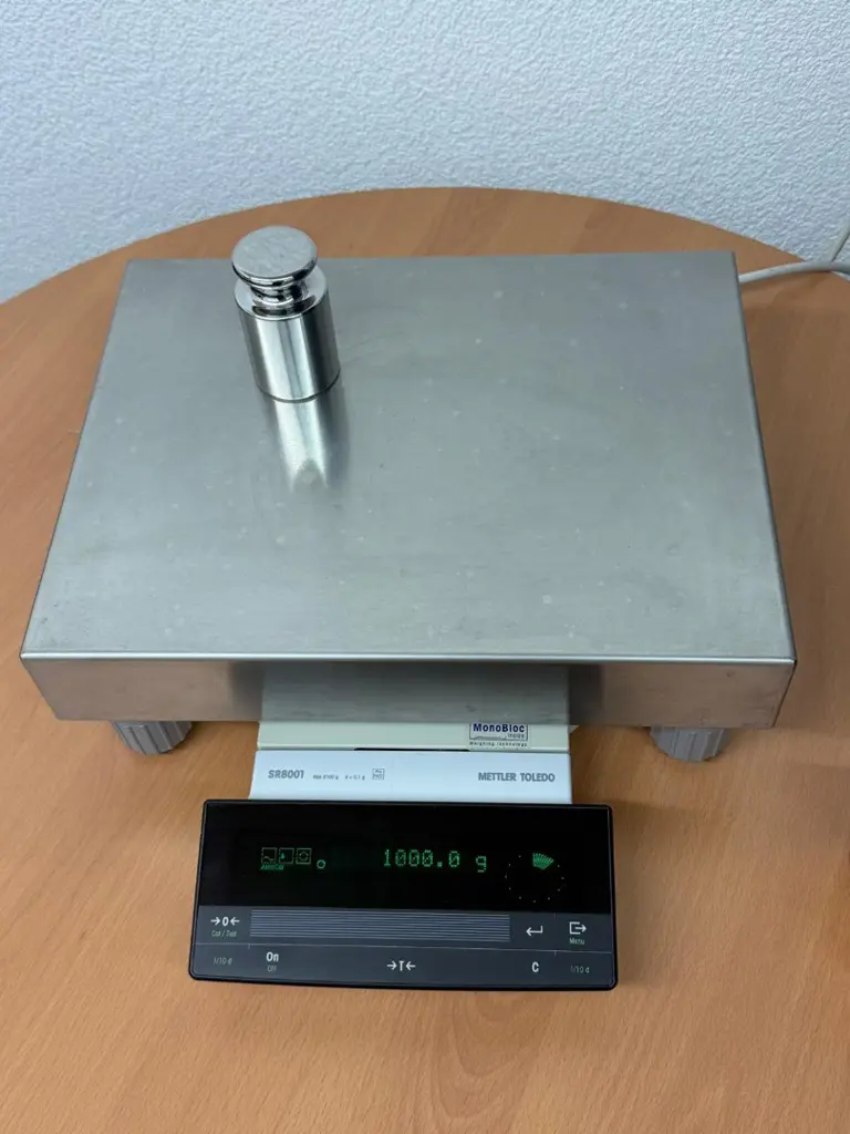 ba0079f2-ac02-403a-bd9e-e8a568ef010f-Mettler_Toledo_Präzisionswaage_SR8001_05.jpg