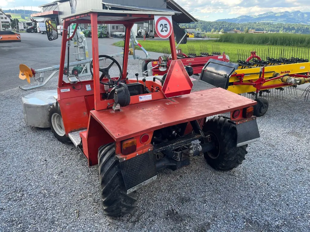 cc55ef12-040d-46ce-b4e5-bdd7acddb5fb-Bucher TM 850 2.jpg
