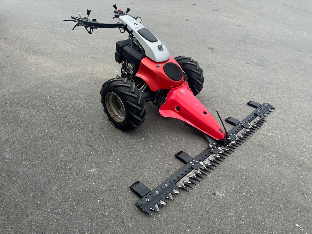 cdd1cfe2-0549-4fc1-80f6-9c6beeefa622-Aebi CC 66 2.jpg