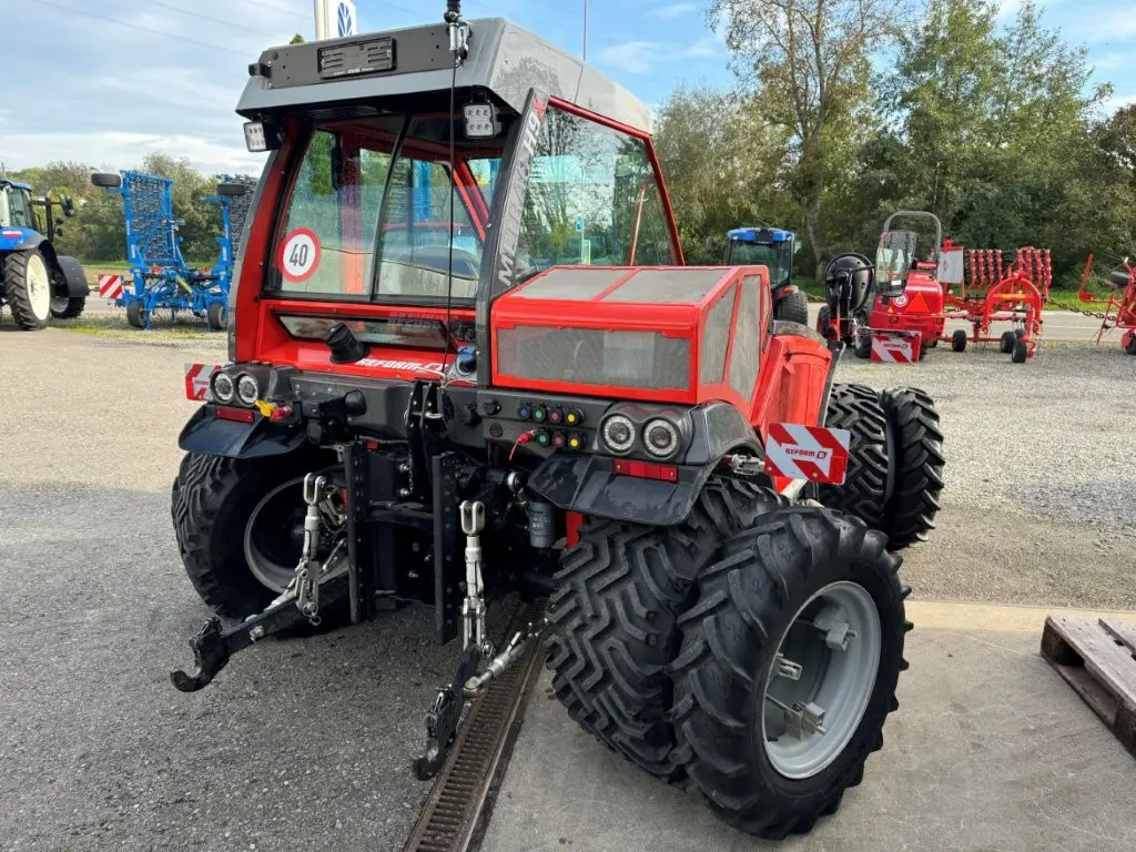3fb01b01-de3b-4b76-8e78-29c30dda22af-Metrac6.jpg