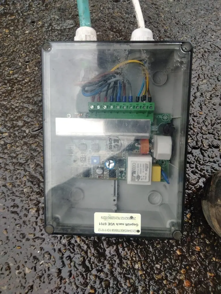 7d706f00-c05a-4ef2-8359-7154620d349b-Pendelbürste gelb 2 (1).jpg