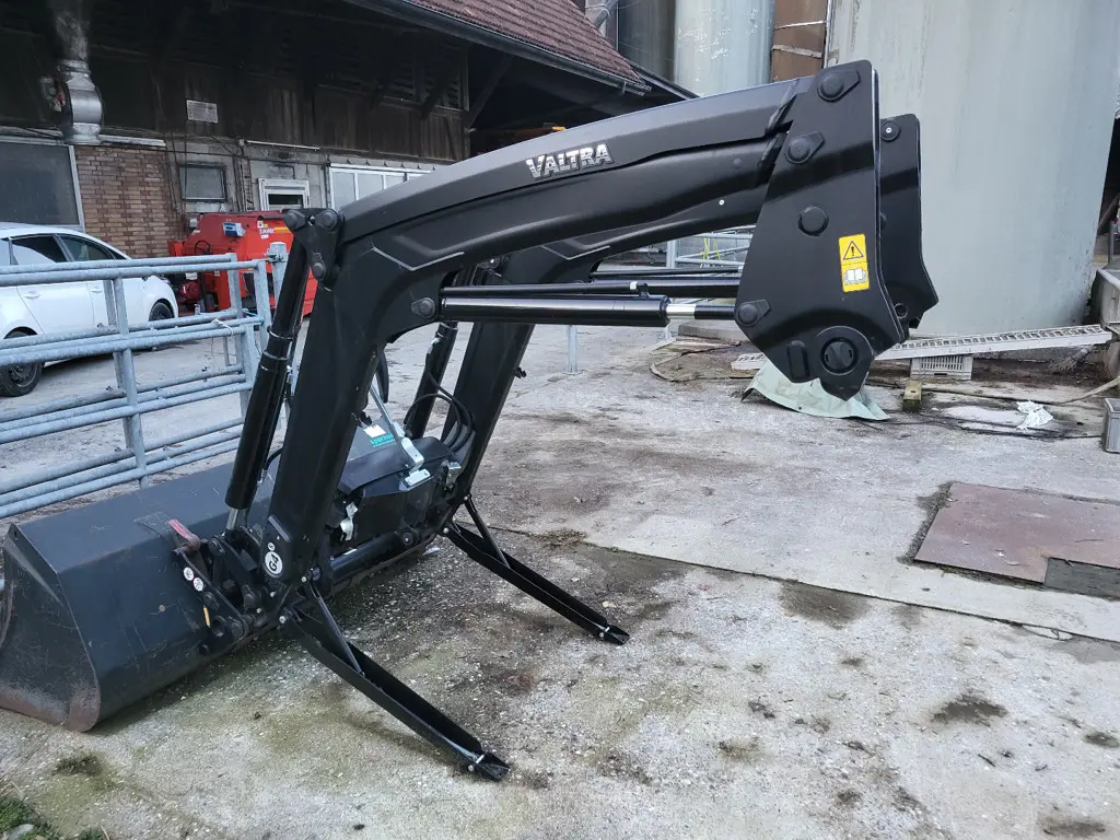 3a63bd4a-8e56-44ef-beea-8287c0c86ae0-Frontlader Bild 3.jpg