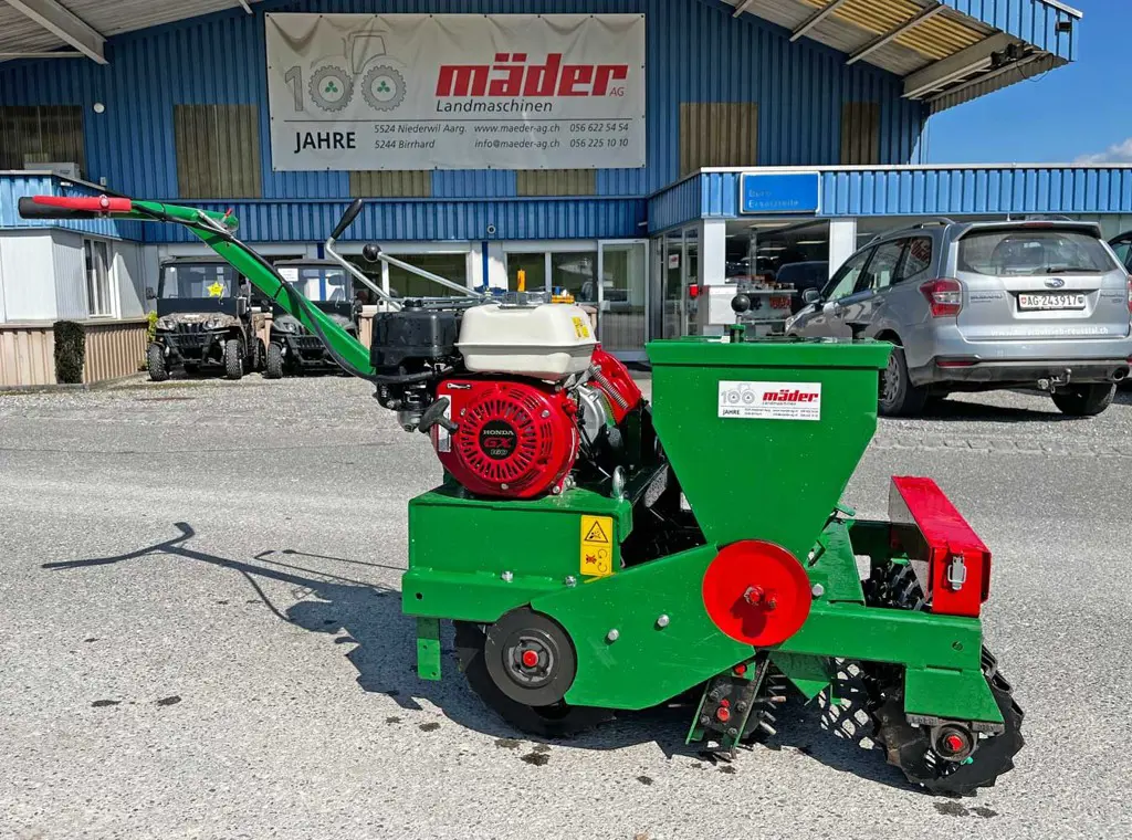 d6d9d2f9-46b5-400d-a591-eceedc5a6c2a-27551-Sembdner-Rasensämaschine-RS-60N-(4).jpg