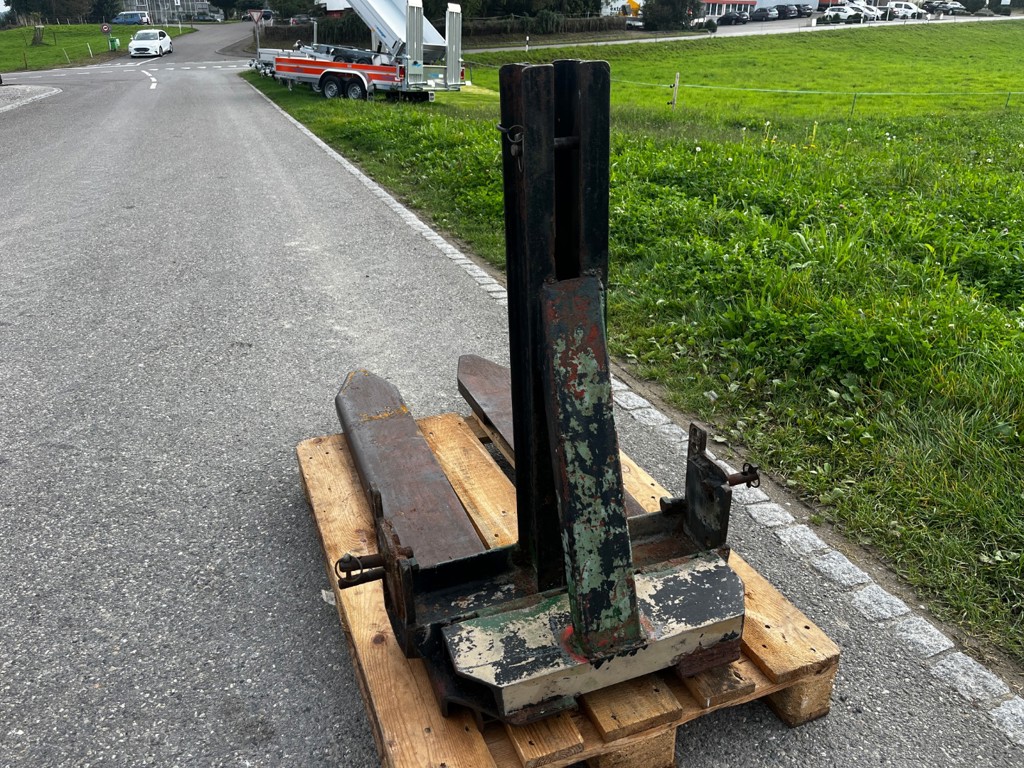 15453b39-0245-4520-b09f-cc07d74e4a43-35695 Eigenbau Palettengabel 3 Punkt Anbau (3).jpg