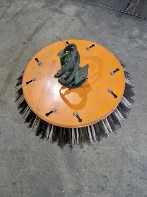 Radialbesen mit Ölmotor