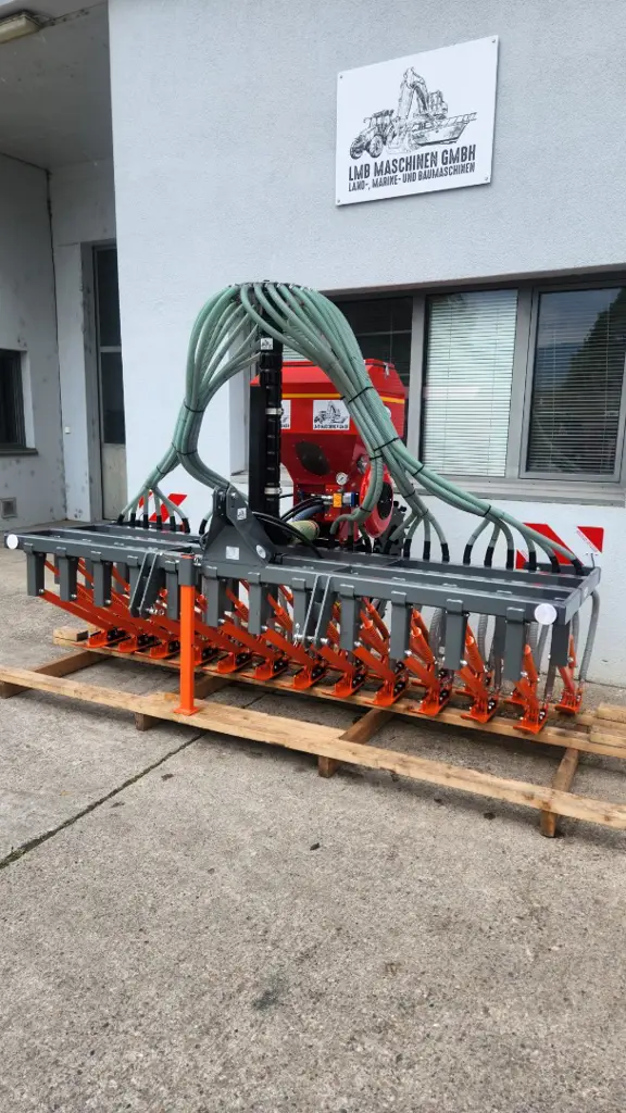 c61f184e-affd-4a47-bbe5-77ea833f9c5d-Direktsämaschine_Drillsämaschien_Underhaug_UM7950_Krummenacher_EPS5_Pneumatisch_LMB-Maschinen-GmbH_4.png