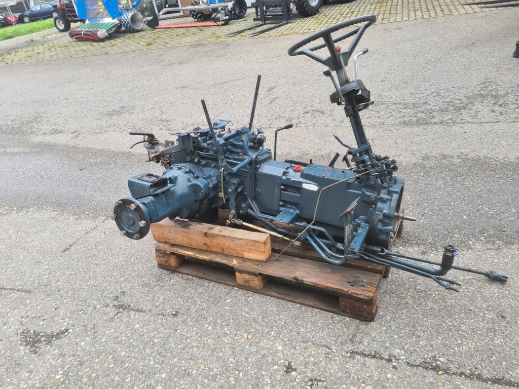 b7c4c601-fc0c-4de4-aff2-4c546bf4a4a5-Polytrac 40 RS 3.jpg