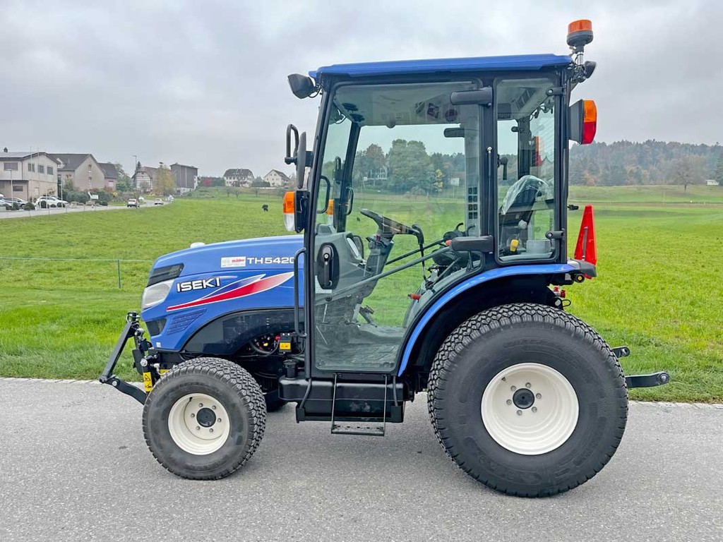 7359b543-8f31-49b6-a1bd-15ddc58932ff-35561-Iseki-Rasentraktor-TH-5420-Hydro-(2).jpg