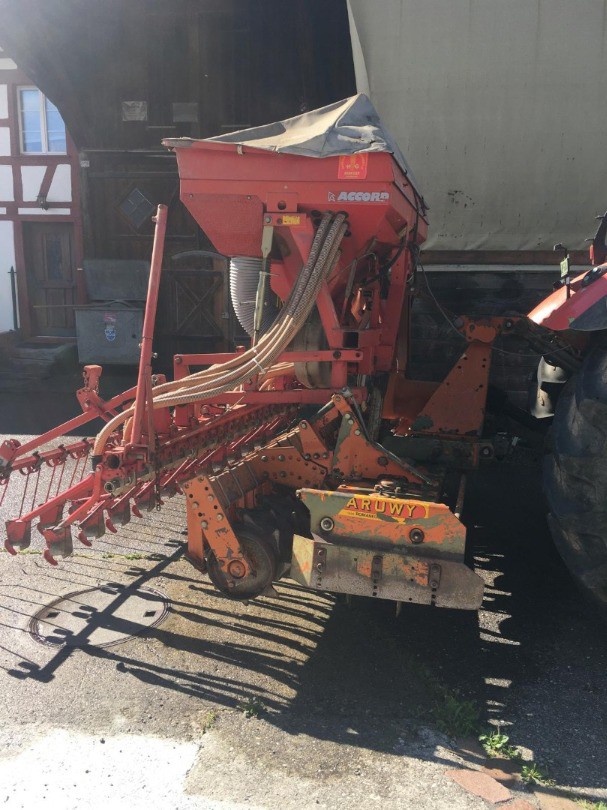 5bfd5c6a-3acf-4354-bf5a-605af021d4a5-Accord 3.jpg