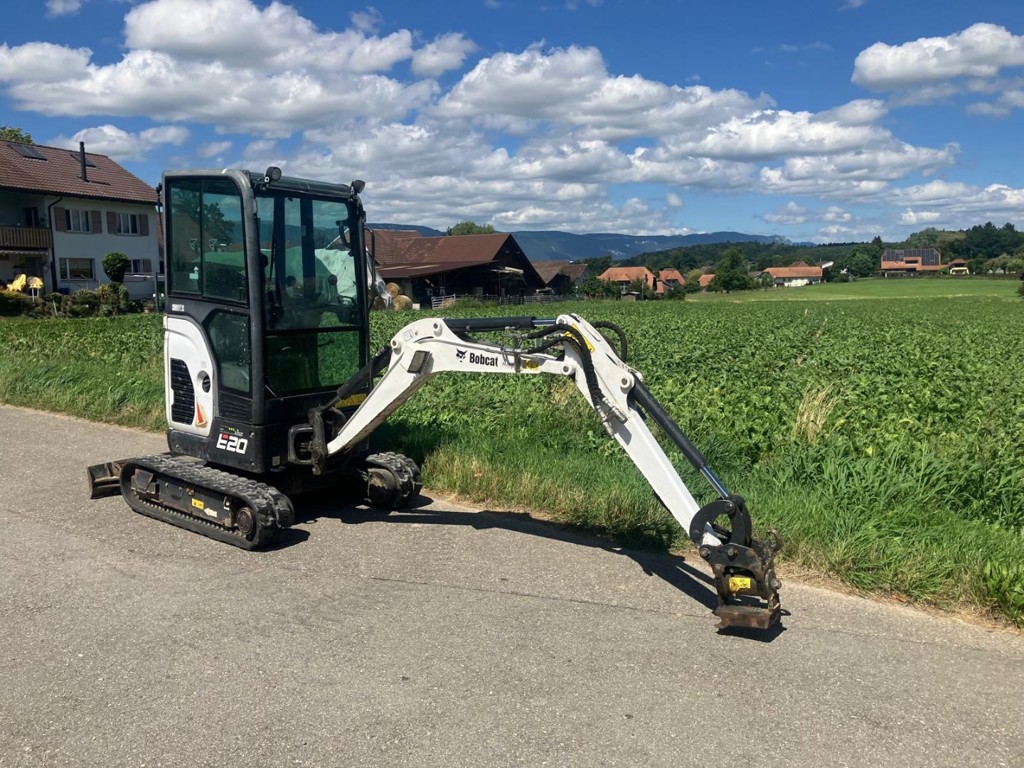 2e477ee9-a4d5-4f56-bef7-475622a4a5f1-Draussen VL.jpg