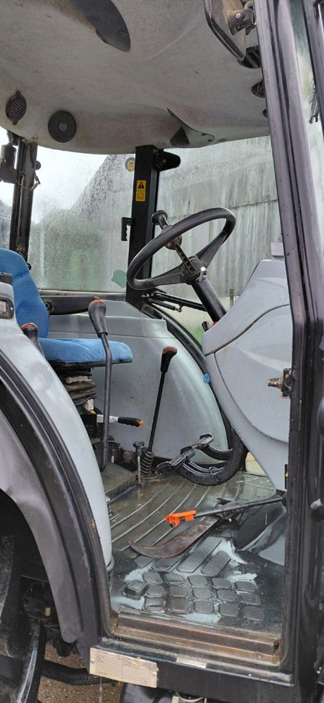 ec7dbb7c-65e6-4793-a74e-1704587bb6f1-WhatsApp Image 2025-11-17 at 22.jpg