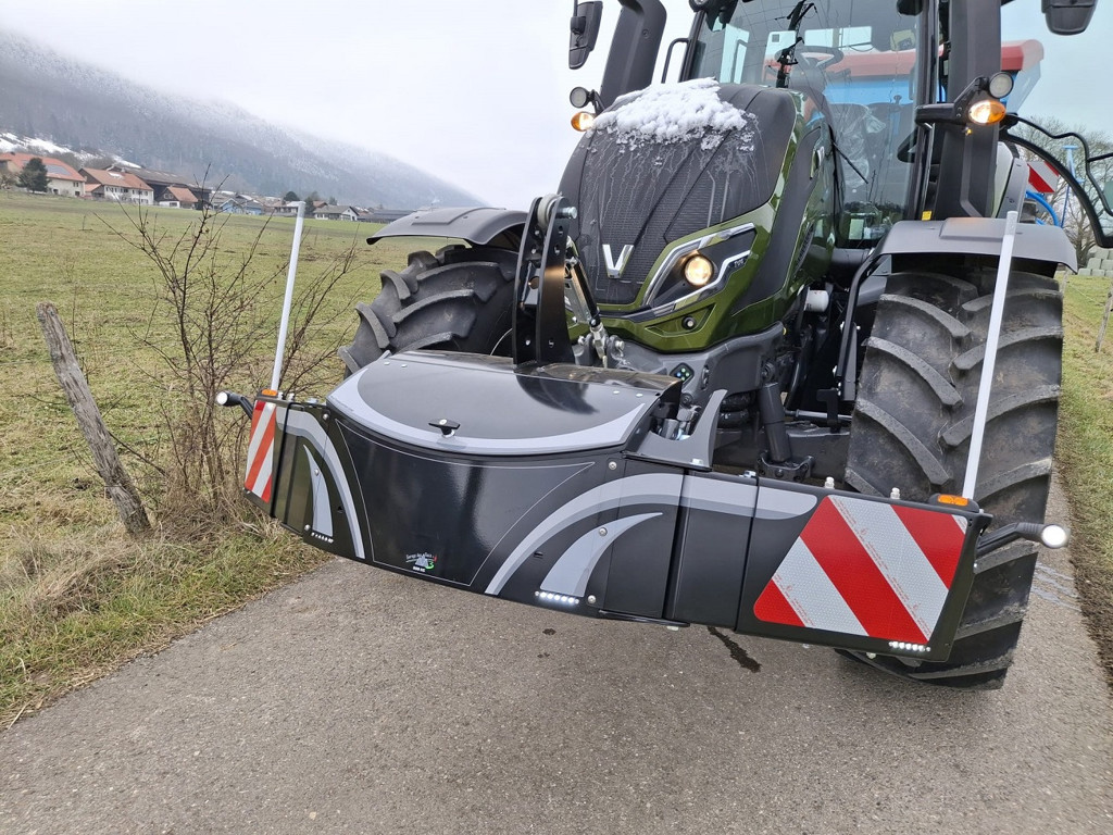 eb35d750-7097-4670-b59f-eba982b6c204-Traktorbumper 600   (4).jpg