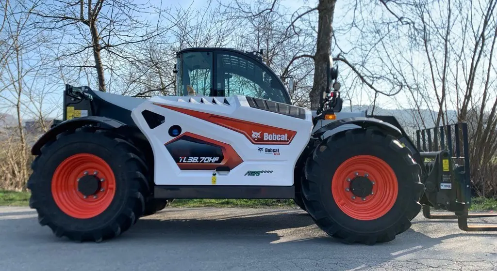 96f952a6-9d27-4ba4-8350-932eec013c3b-leiserag-bobcat TL38.70HF Agri 2.jpg