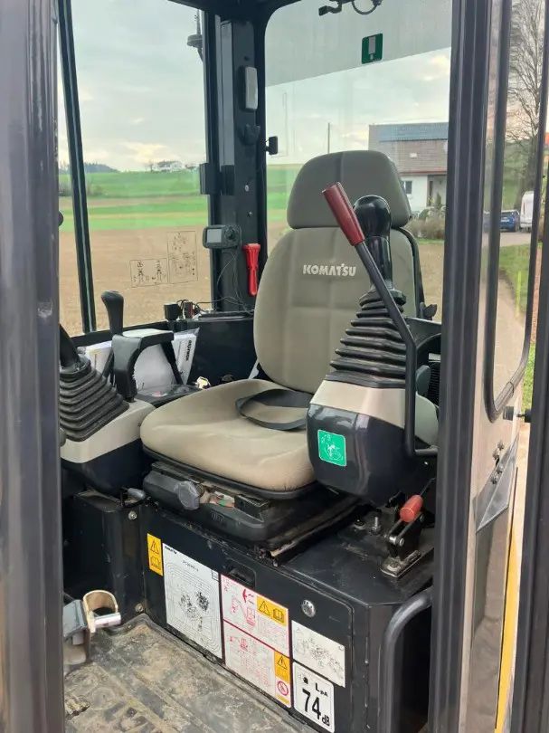 c7ecfa40-5c07-4c13-91c5-279f70d2f7fb-leiserag-Komatsu PC26R-M014695-Occ. 6.jpg