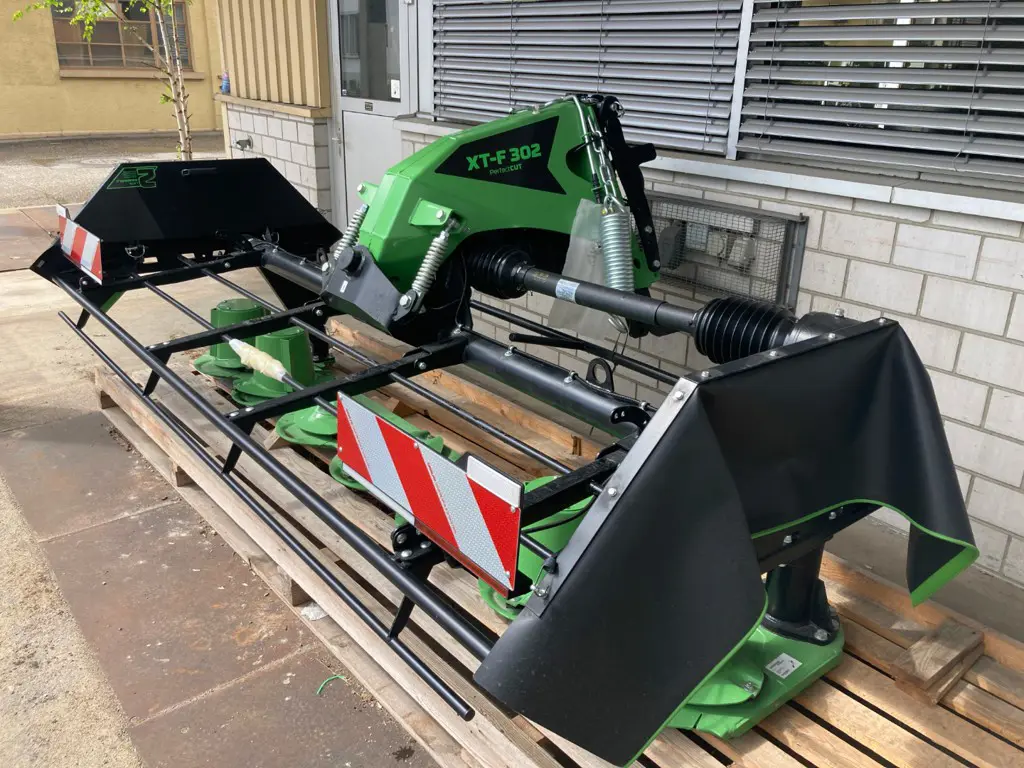 Frontscheibenmähwerk Samasz XT-F302