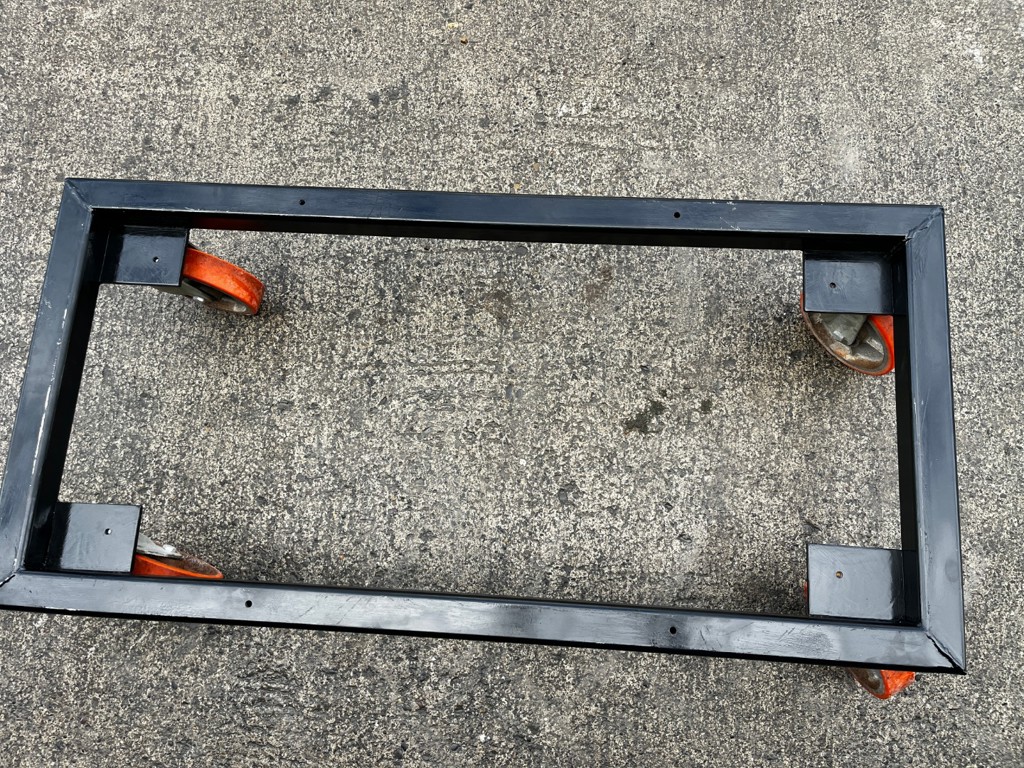 aa3f07d4-9542-420c-a221-a3b6ff58dd27-35713 Transportwägeli (3).jpg