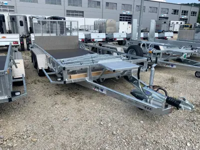 ACTION - porte-engins GP147 rampe large Ifor Williams