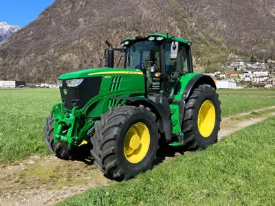 John Deere 6195M