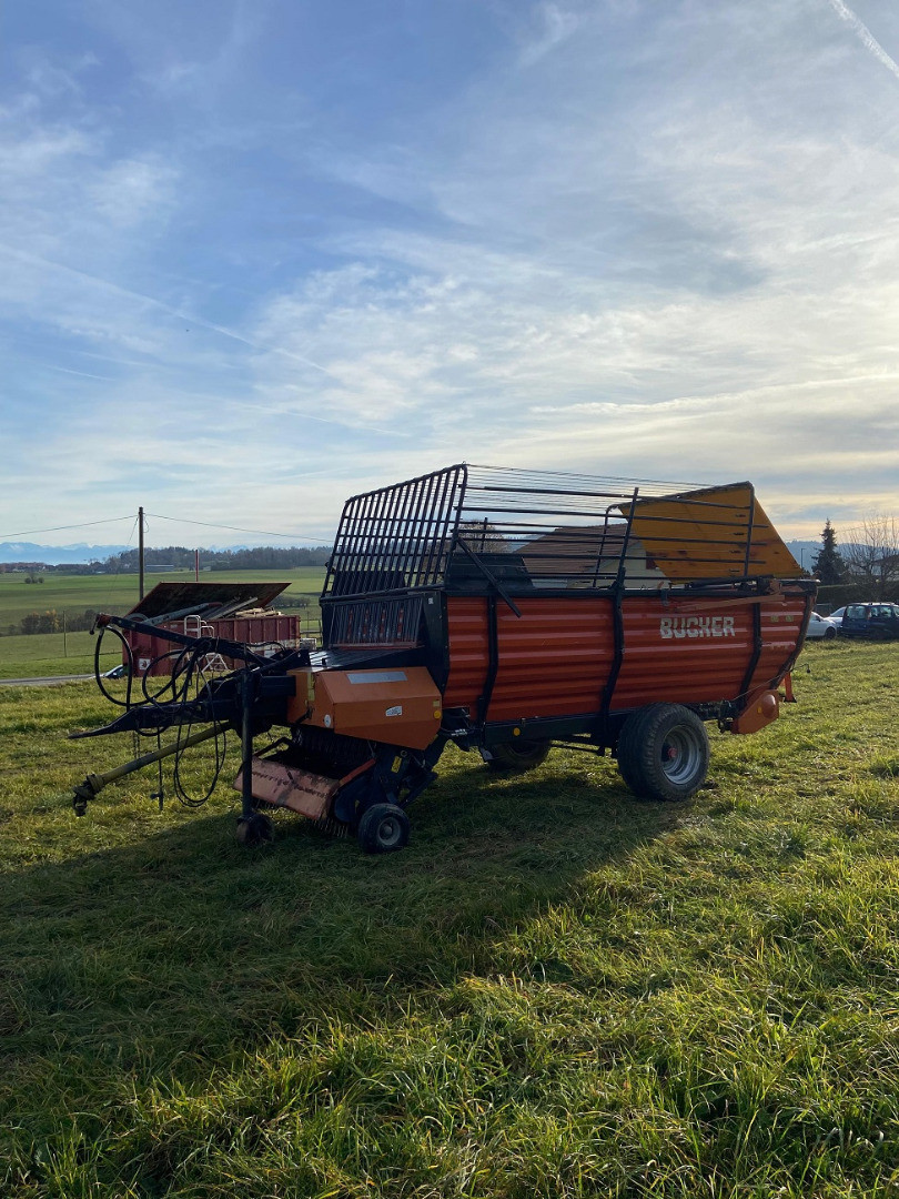 26124cc3-7505-453b-b148-14e4f0b8aa5c-Bucher Dumoulin Uni 24 (8).jpg