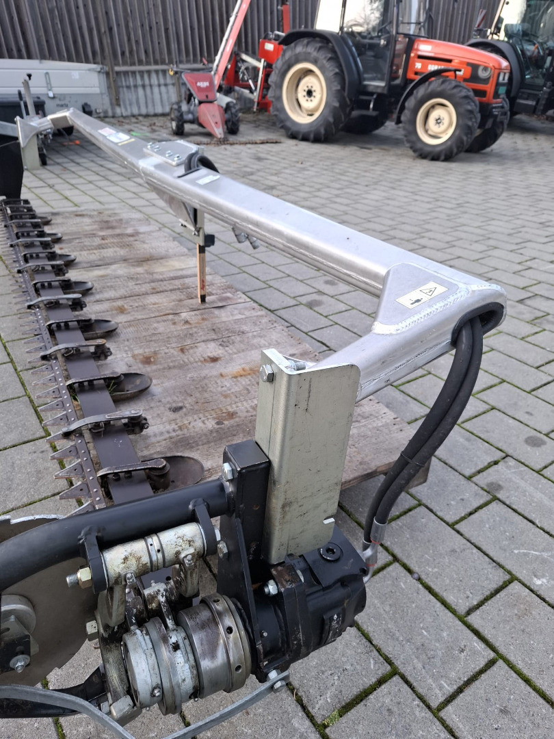 abceb033-bd2e-4314-9bff-636839412065-WhatsApp Image 2025-11-11 at 17.43.44 (6).jpg